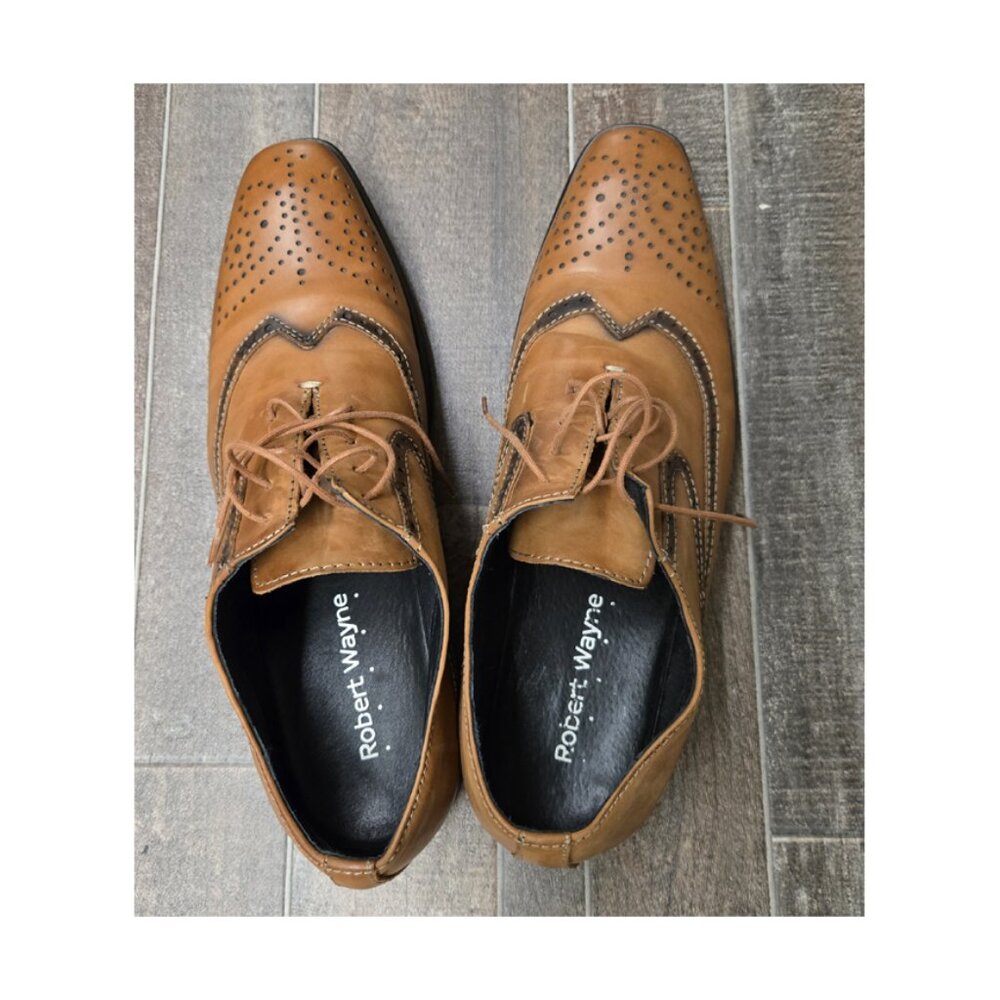 STYLISH ROBERT WAYNE OXFORD DRESS SHOE TAN SIZE 11. GREAT CONDITION